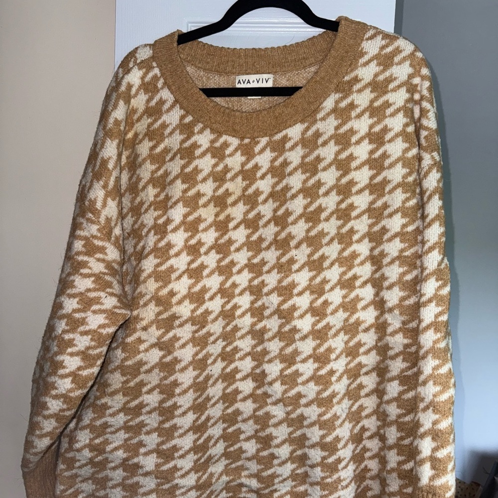 Ava & Viv Women's Tan and White Sweater